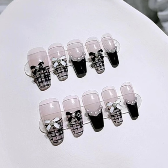 FRENCH STYLE NAILS - Picture 2 of 4